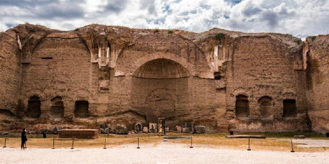 Roma'nın unutulan devi: Burası sadece bir hamam değil, antik dünyanın AVM’siydi! Caracalla Hamamları'nda tarihe yolculuk 1